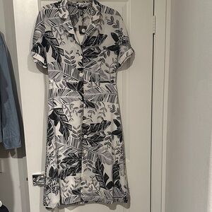 Very J Monochrome Leaf Pattern Dress